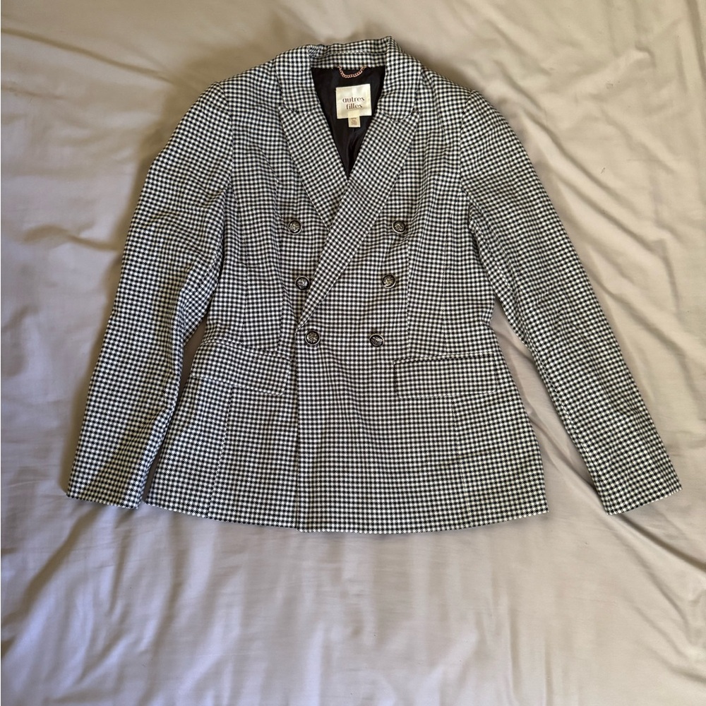 Chic Houndstooth Blazer in Black and White
